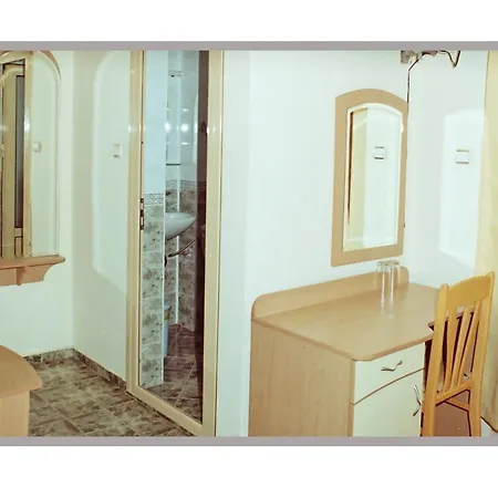 Хотел апарт 2*