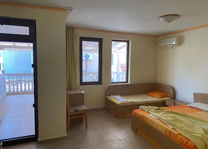 семеен апарт Hotel Pomorie