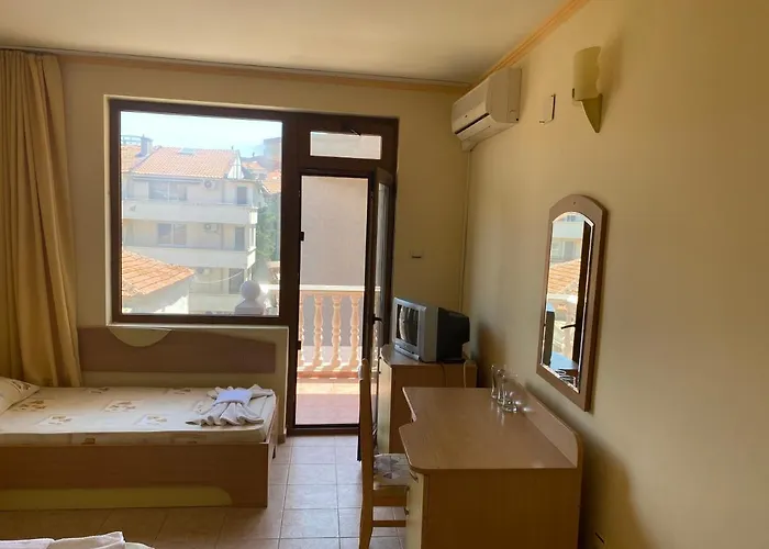 семеен апарт Hotel Pomorie